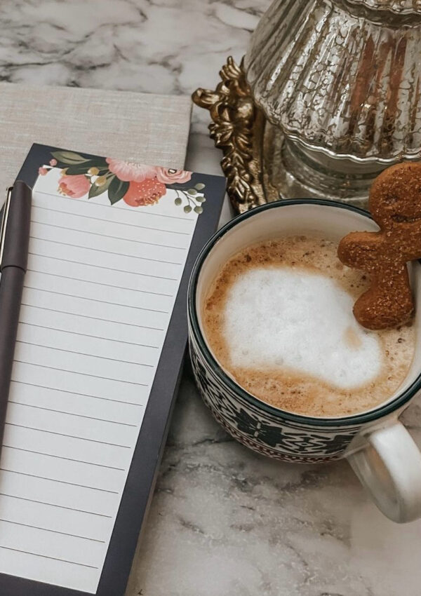 10 Journal Prompts for a Luxurious Holiday Season